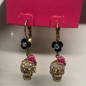 Sugar Skull earrings with flowers and rhinestones.
